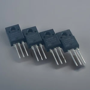 4 unidades - Regulador de tensión ST L7812P LDO - 12 V, 1,5 A, TO-220, NOS - Imagen 1 de 2