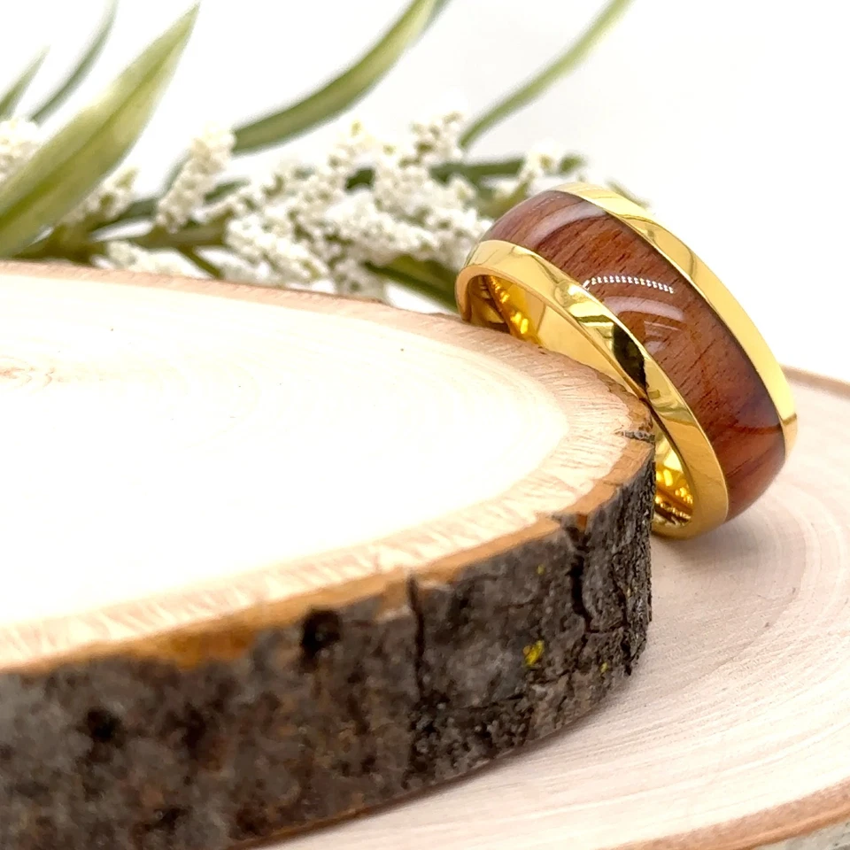 Anillo ligero de titanio dorado de 9 mm con incrustación de madera roja pulida unisex banda duradera Foto 1 de 4