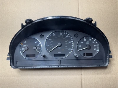 2002-2005 Mercedes-benz ML350 Speedometer Instrument Cluster Gauges A16355408811 - Image 1 of 4