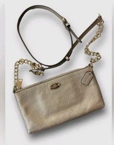 Cartera Bandolera Pequeña COACH Dorada Metálica Guijarro Cuero Suave - Imagen 1 de 14