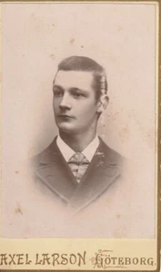 Cabinet Card, 1800s Handsome Swedish Man, by Axel Larson, Göteborg Studios - Picture 1 of 2