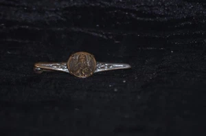ANCIENNE BROCHE DE LA VIERGE MARIE CAMEE BIJOUX - Picture 1 of 2