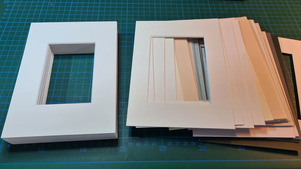 19 Passepartouts 13x18 mit Ausschnitt - Bild 1 von 1