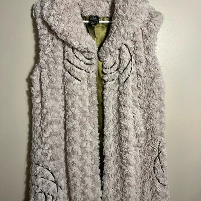 Chaleco CoVelo Oso de Peluche Círculos de Felpa Mujer Talla 12 Marfil Imitación Piel Acento Verde Foto 1 de 4