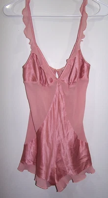 Body de peluche Victoria's Secret 07/08, rosa, satinado y tela transparente talla XS Foto 1 de 3