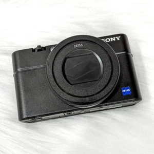 Sony Cyber-shot DSC-RX100M4 RX100 IV 20.1MP 2.9x Optical Zoom Digital Camera - Picture 1 of 11