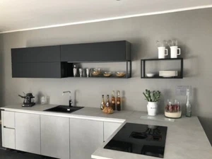 NOLTE MATRIX 150 grifflos betongrau mit mattschwarz mit MIELE-Geräten !!! - Bild 1 von 10