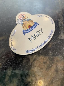 Etiqueta de nombre de miembro del elenco de Disney WDW, el lugar más feliz de la Tierra MARÍA - Imagen 1 de 4