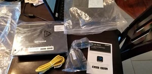 Router WiFi inteligente NETGEAR AC1200 modelo número R6220 - Imagen 1 de 5