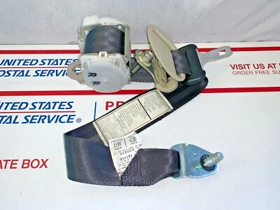 2008 - 2013 Infiniti G37 Coupe conjunto de cinto de segurança traseiro direito passageiro fabricante de equipamento original - Imagem 1 de 4