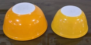 (x2) Vintage Pyrex Mixing Bowls Orange Yellow Lot #402-403 - Picture 1 of 8