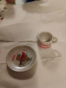Vintage Lipco West Virginia Miniatur Tasse und Untertasse Souvenir Cardinal  - Bild 1 von 3