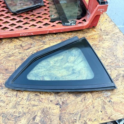 2014 CITROEN C4 GRAND PICASSO VTR+ MK2 REAR LEFT SIDE QUARTER GLASS - Image 1 of 4