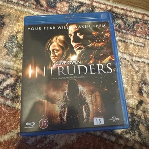 Intruders (2011):- Blu-Ray Swedish Import - Picture 1 of 3