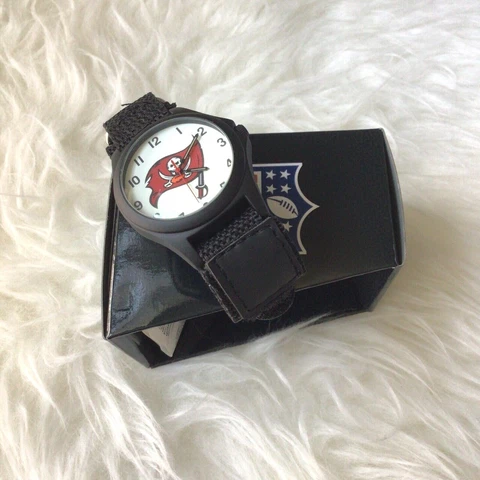 Tampa Bay Buccaneers NFL Sports Watch NIB Cover