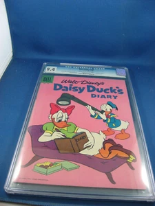 DIARIO QUADRICOLORE 743 DAISY DUCK CGC 9.4 1956 DELL - Foto 1 di 2