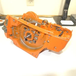 Conjunto de cárter y cigüeñal Husqvarna OEM, modelos 385 390, #503991105 - Imagen 1 de 8