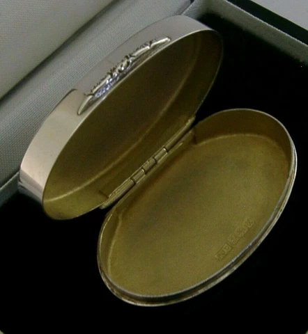 ENGLISH SUPERB CASED BOXED SOLID STERLING SILVER SNUFF BOX 1995 GALLAGHER 36g Cover