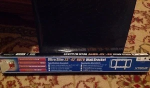 Extreme Ultra Slim 23"-42" HDTV Wall Bracket Max Load 110 Lbs Black - Picture 1 of 1
