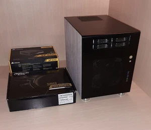 Asrock rack c246 wsi storageserver 3x Icydock mb994sp Corsair sf600 Lian Li q08 - Zdjęcie 1 z 17