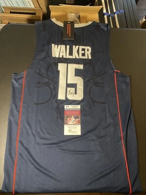 Camiseta deportiva firmada por Kemba Walker autografiada UConn Huskies certificado de autenticidad Jsa rara Hornets lo último Foto 1 de 4
