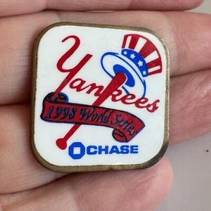 Yankees 1998 World Series Lapel Pin – Chase Bank Promotional MLB Pin - Picture 1 of 3