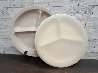 2 Anchor Hocking Microware Divided Plates And 1 Lid USA PM486  TI Microwave Dish - Image 1 of 4