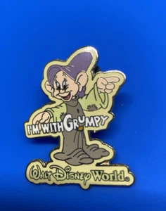 Prendedor de intercambio de personajes 2006 Disneyland Resort Dopey "Estoy con gruñón" - Imagen 1 de 6