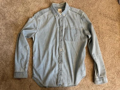 Camisa de mezclilla con botones Gap lavado claro calce relajado para hombre S Foto 1 de 4