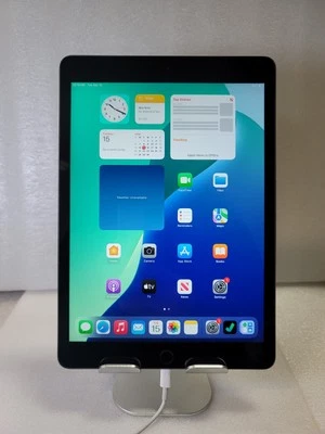 Apple iPad 8th Gen 32GB Space Gray (3YL92LL/A) - Image 1 of 4