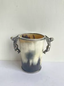 objet de curiosité ancien gobelet corne monté bronze argenté angelot religieux ? - Imagen 1 de 12