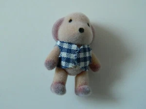 (M3.11) 1/12th scale DOLLS HOUSE TOY DOG WITH BLUE GINGHAM JACKET - Picture 1 of 5