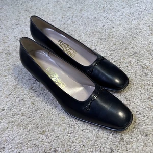Salvatore Ferragamo Damenschuhe Größe 7,5 schwarz Leder flach S8507 - Bild 1 von 12