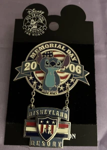 Disney STITCH DLR Pin 3D Dangle Memorial Day 2006 LE 1500 On Card Patriotic USA - Picture 1 of 5