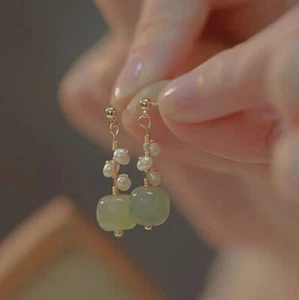 Gorgeous Square Natural Green Jade Pearls Gemstone Gold Plated Stud Earrings - Picture 1 of 5