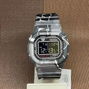 Reloj digital de moda para hombre Casio G-Shock DW-5000SS-1D graffiti arte callejero espíritu - Imagen 1 de 7