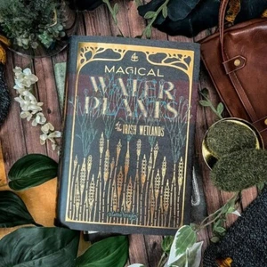 Tronco Mágico Torneo Harry Potter Plantas Acuáticas Mágicas Cubierta de Libro 9 NUEVO - Imagen 1 de 4