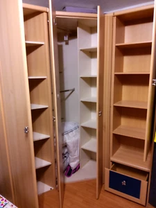 Eckkleiderschrank buche / blaue Schublade - Bild 1 von 3