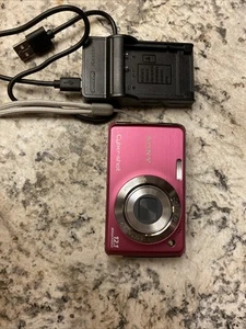Sony Cyber-shot DSC-W220 12.1MP 4x Zoom Zeiss Lens Digital Camera PINK w/charger - Picture 1 of 4
