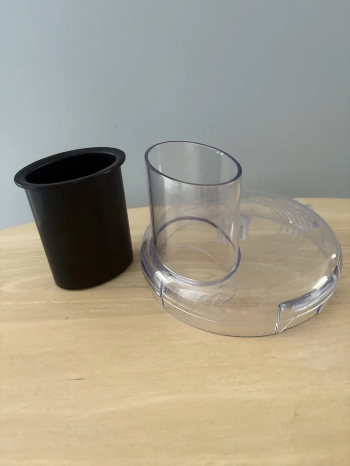 Black & Decker FP1600B Food Processor Work bowl Cover Lid W/ Pusher Part # 77916 - Image 1 of 4