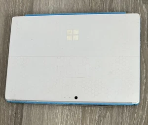 Microsoft Surface Pro 4 i5- 6300U 6ta generación 2,40 GHz 8 GB Ram 256 GB SSD Win 10 - Imagen 1 de 8