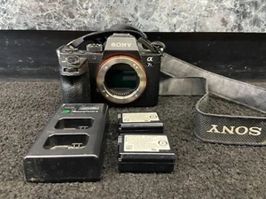 COOL! Sony Alpha A7S II 12.2MP Digital Camera Mirrorless BODY ONLY - Picture 1 of 17