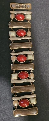 Pulsera magnética Chico’s 8” piedras rojas blancas y tostadas Foto 1 de 4