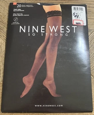 Medias altas hasta el muslo Nine West So Strong 20 denier talla 2 color negro sedoso Foto 1 de 2