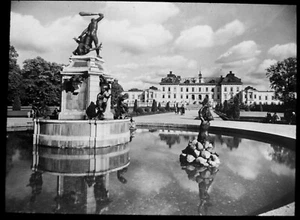 VINTAGE Magic Lantern Slide DROTTNINGHOLM PALACE C1930 PHOTO SWEDEN Lovö - Picture 1 of 2