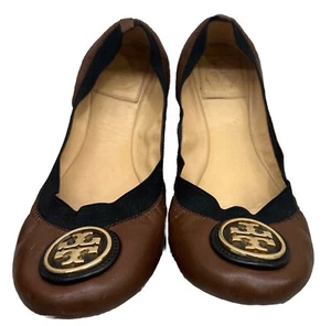 Tory Burch Ballet Flats Brown Leather/Black Elastic Size 7.5 Gold-like Medallion - Picture 1 of 24