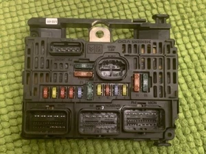 PEUGEOT CITROEN BSM L02 BOITIER FUSIBLE RELAIS  BSM  9656086180 - Picture 1 of 5