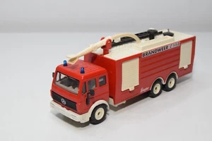 B67 1:55 SIKU 3429 MERCEDES-BENZ FIRE ENGINE TRUCK WITH WATER CANON EXC. COND. - Picture 1 of 9
