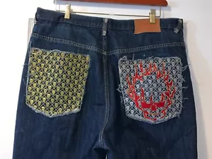 VINTAGE Y2K STONE TOUCH MENS SIZE 40 INSEAM IS 32" SKULLS ON ALL 3 POCKETS - Picture 1 of 9