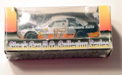 #17 Darrell Waltrip Western Auto 1994 Lumina 1:64th con capó de apertura Foto 1 de 4